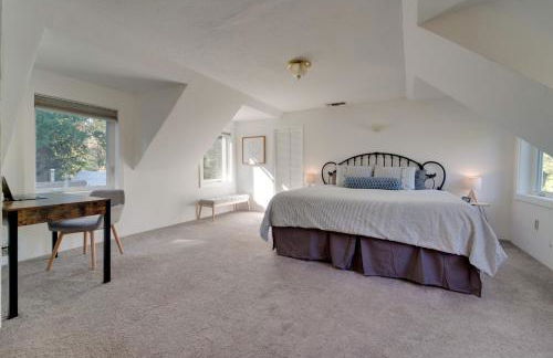 Near Dtwn and Pioneer Park Home with Furnished Patio - Foto 12