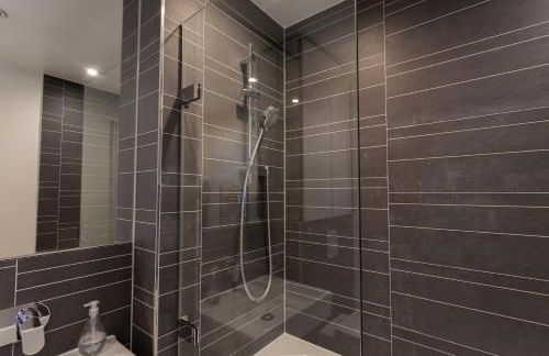 2 Bed 2 Bath Penthouse With Amazing Views with Free Parking - Foto 27