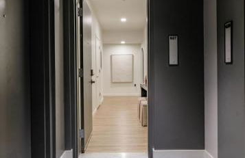 Balcony View and King Beds Walk to Golden 1 Center - Foto 40