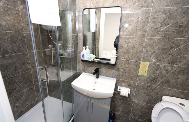 VR Apartments - Photo 63