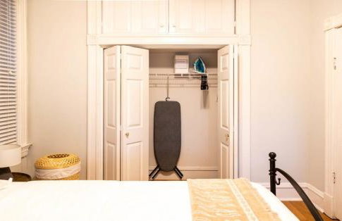 Stylish 4BR with Office Deck Gardens ABODEbucks - Foto 16