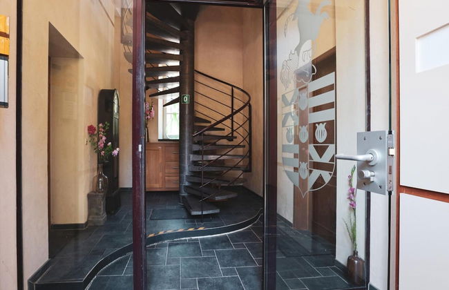 Cozy Studio in a 16th Century Castle - Photo 25