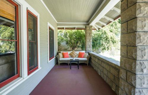 1907 Historical Home-Office, Chefs Kitchen, 5beds - Photo 32