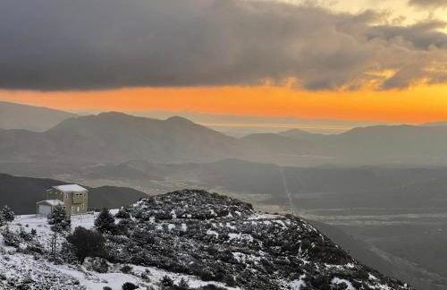 Unique Mountain Gem-Sauna Hot Tub Scenic View - Foto 10
