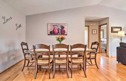 Charming Mills River Home with Porch and Yard! - Foto 6