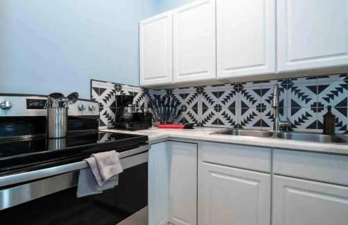 Jungle House Luxury Homes - Columbus Downtown Short North - Near Convention Center & Nationwide Arena - Free Parking - Pet Friendly - Over 5,800 Five Stars - Foto 17