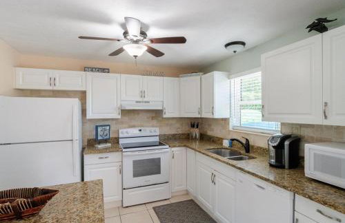 Tiki Time - Waterfront Pool Home, 65` Dock , Direct Ocean Access! - Foto 19