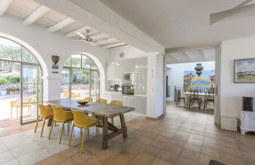 Villa Savines is a luxury villa close to Ibiza Town and Playa Den Bossa - Foto 12
