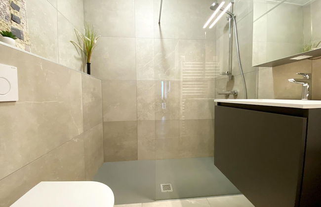 Modern Stay Near Shore - Photo 10