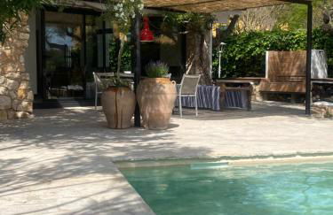 Bond beach village - Photo 3