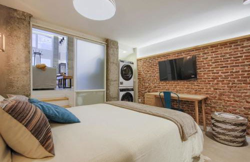 Beautiful apartment in the center surrounded by parks - Photo 2