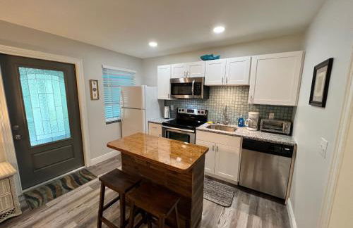 875 Oasis #4 Location! - Foto 9