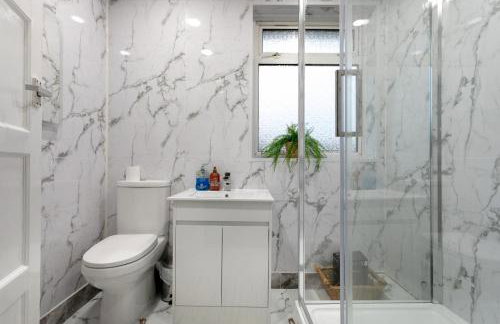 Cozyhome-3Br-5Guest#netflix#parking#garden - Foto 9