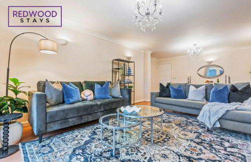 Cozy Family & Contractor Home 3X FREE Parking by Redwood Stays - Foto 27