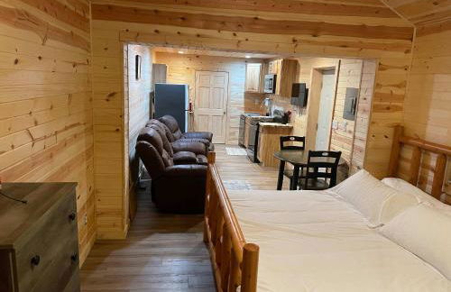 Secluded Cabin with King size bed - Photo 10