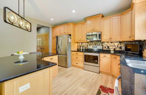 Riverfront Bliss in Rice Lake Deck, Grill and Hike! - Foto 8