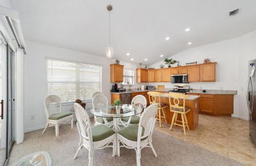 Villages Villa - Prime Location - Fenced Yard - Foto 4