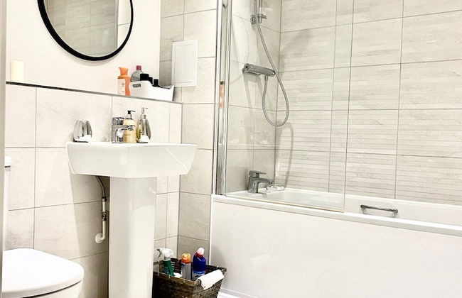 Captivating 2-bed Apartment in London - Foto 7