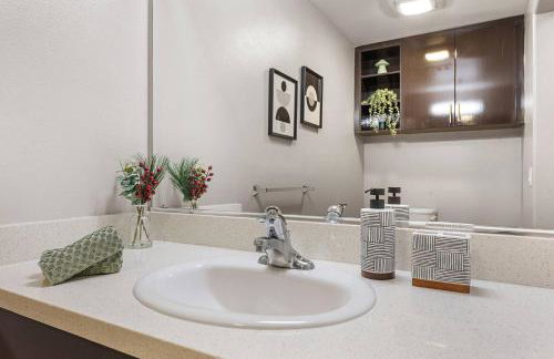 Luxurious & Spacious Place In The Heart Of Irvine - Foto 9