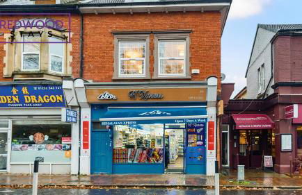 Newly Refurbished Spacious Serviced Apartment for Contractors and Families, Free WiFi & Netflix By Redwood Stays - Foto 22