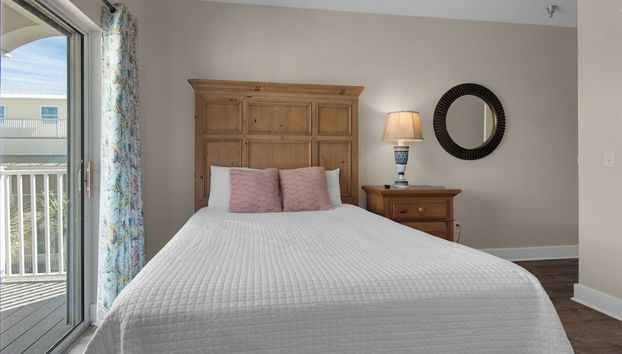 Gulf Front in the Heart of Seagrove ~ Sweeping Views ~ Pool ~ Sleeps 8 - Foto 2, Habitación