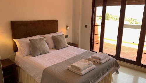 El Soto de Marbella Onsite Golf-Tennis-Padel-Gym 2 Bedroom Penthouse - Foto 4