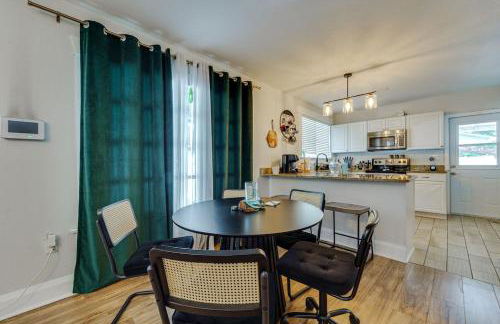 Cozy bungalow with Luxe Yard, Firepit, Pergola Area - Foto 36