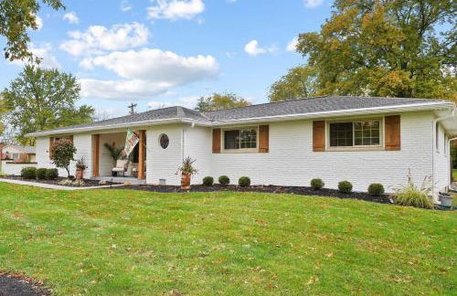 The Sleepy Tiki - game room, tiki lounge, firepit - Foto 21