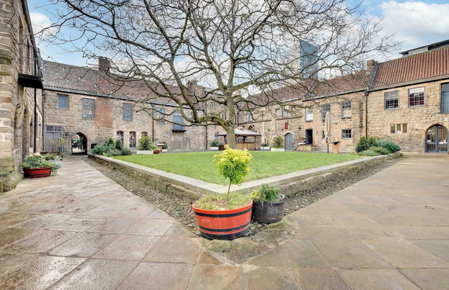 Laing Apartments - Photo 15