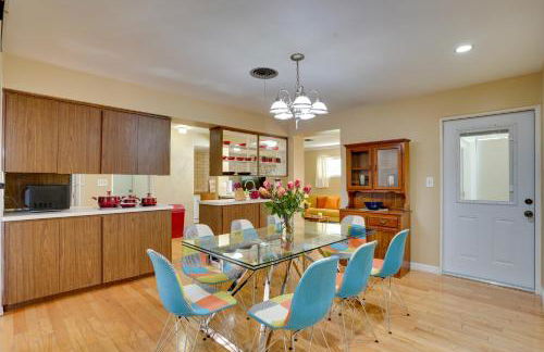 Charming Mid-Century House - Just Steps to Lake! - Foto 2