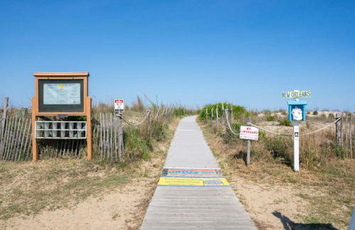 NEW 3BR-3BA Beach Block with Parking - Photo 38