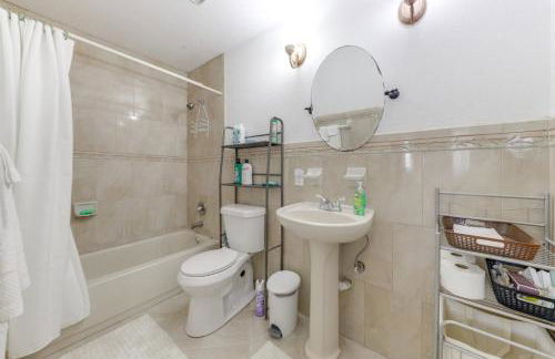 Fenced-In Yard Home 3 Mi to Hard Rock Stadium! - Photo 16