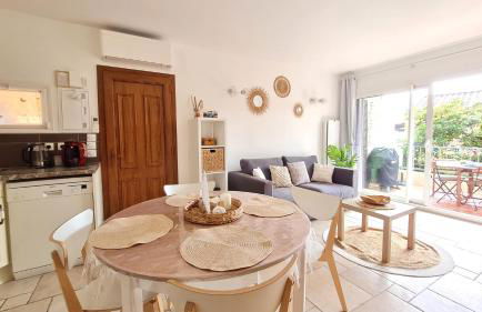 Bel appartement au calme avec terrasse aperçu mer, jardinet et piscine - Foto 11