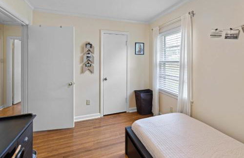 Modern Memphis Retreat - Sleeps 7 - Fireplace - Foto 32