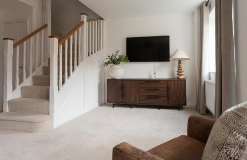 Runcorn Spacious Modern 3 bedroom House, 4 beds, On site Parking, Long stay deals - Foto 11