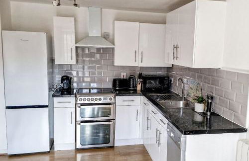 Comfy 2 bed Flat with free Parking, close to Tube - Foto 5