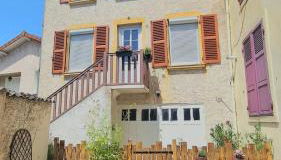 Plein cœur centre historique de Charlieu avec parking et garage vélo moto - Foto 2