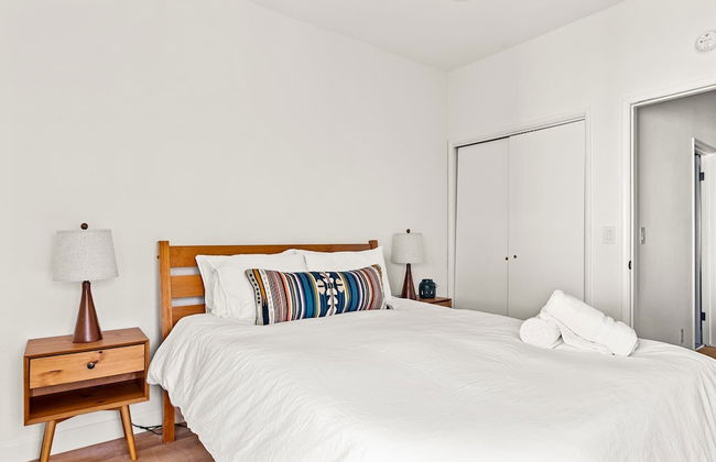 The Fancy Fox Stunning 4 BR Retreat, Min to Lake - Foto 6