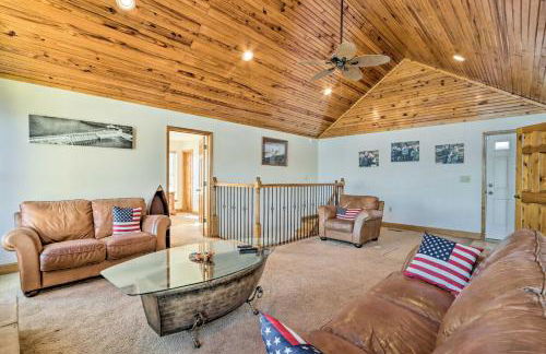 House with Deck Overlooking Lake of the Ozarks! - Foto 6