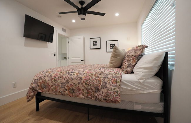 Coming Mid-April 2023! Beautifully upgraded two-story home with backyard oasis - Photo 4