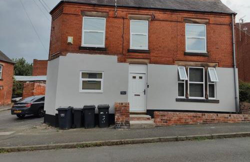 High End Contractor Apartment - 5 Separate Beds - Free Parking - Foto 20