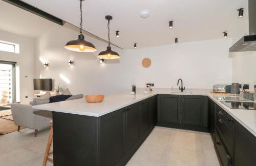 Linden Barn - Photo 11