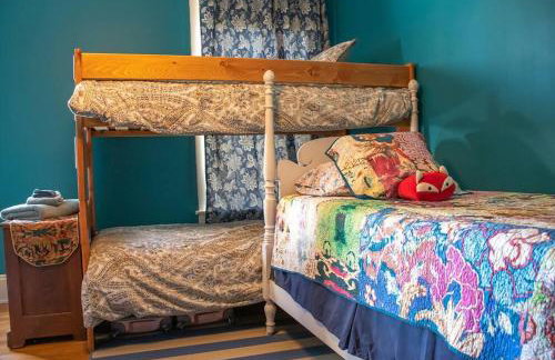 Maple House Large Vacation Home, Sleeps 7 Pet Friendly Great Location - Foto 14