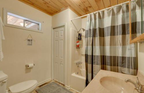 Relax By the Fire Family Gem with Porch in Afton! - Foto 21