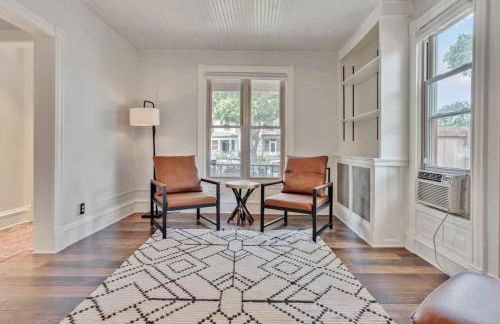 City Oasis Awaits Cozy DT Home With Hot Tub Vikings - Foto 7