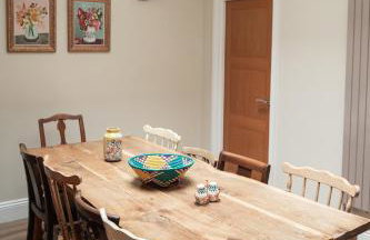 5 Bed Luxury Townhouse with Hot Tub, Rooftop Terrace, Perfect for Groups, Near Cruise Terminal - Foto 18