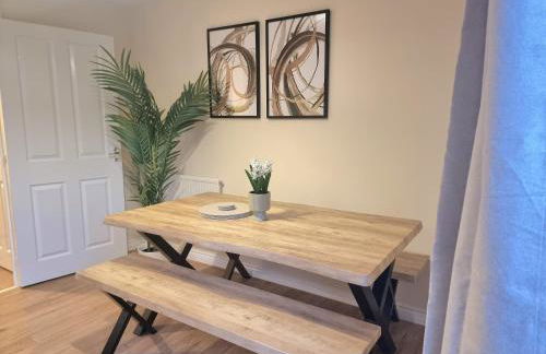 Stylish Spacious 4 Bed Townhouse near station with Parking & High Speed WiFi - Foto 21