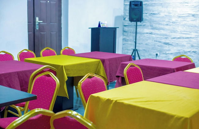 Heroes Luxury Apartments and Suites - Foto 25