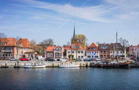 HAFENROMANTIK - Wohnen mit Charme im Herzen von Neustadt mit Blick auf das Binnenwasser - Foto 28