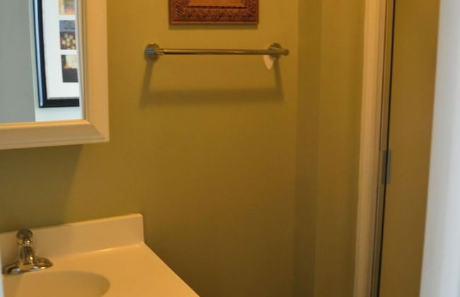 5 BR House Lake Retreat w/ Hot Tub, Sleeps 12 - Foto 57